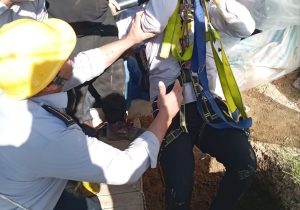 نجات موفقیت‌آمیز شهروند ۴۰ ساله از چاه در روستای یام توسط آتش‌نشانی مرند