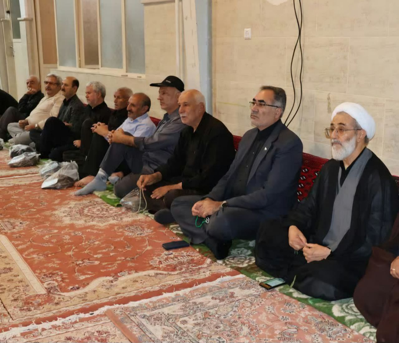 حضور امام جمعه مرند و معاون استاندار و فرماندار ویژه مرند در مراسم شب پنجم عزاداری حسینی در مصلی مرند